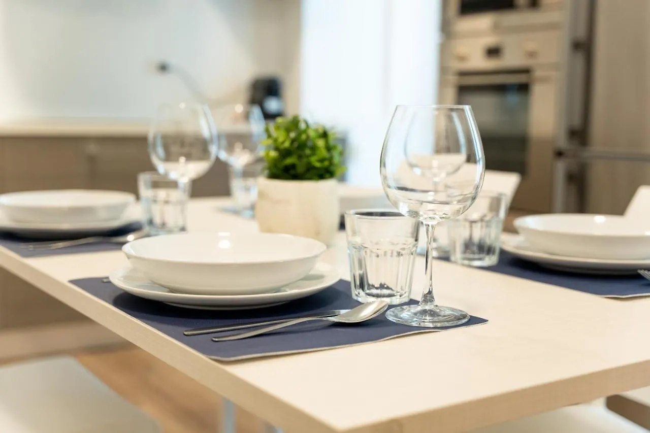 15Min Metro Duomo - Rho Fiera - Skyscraper Kitchen Apartment Milan